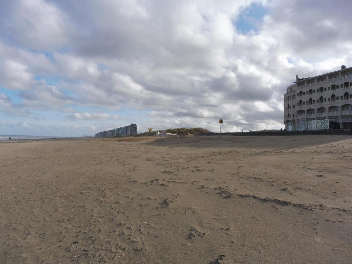 Studio On The Beach With Sea View Middelkerke Eksteriør bilde