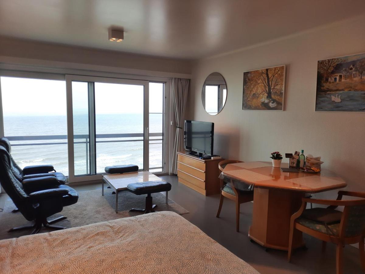 Studio On The Beach With Sea View Middelkerke Eksteriør bilde