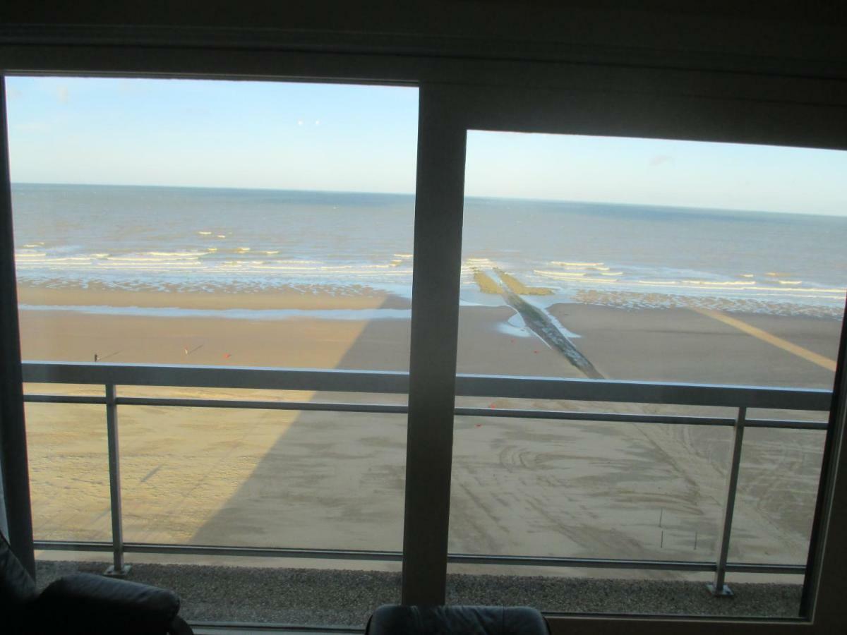 Studio On The Beach With Sea View Middelkerke Eksteriør bilde